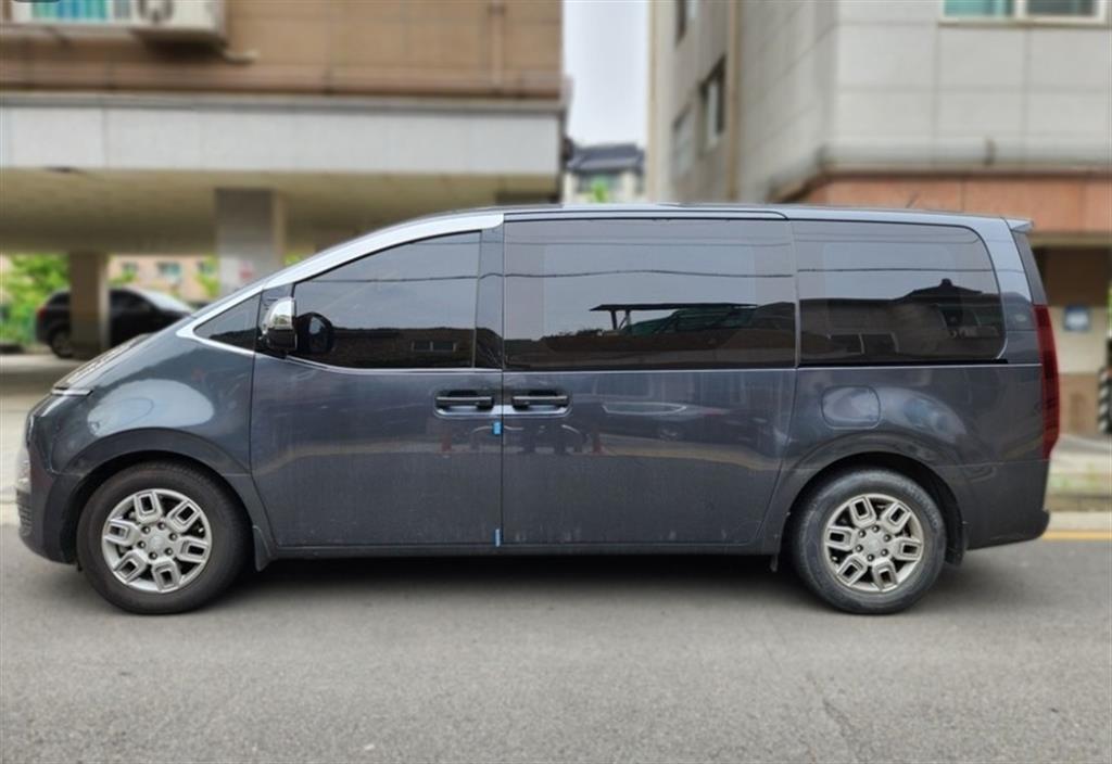 HYUNDAI Staria - Vista 3