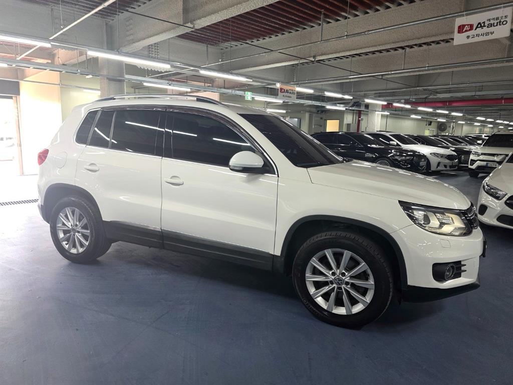 Volkswagen Tiguan - Vista 4