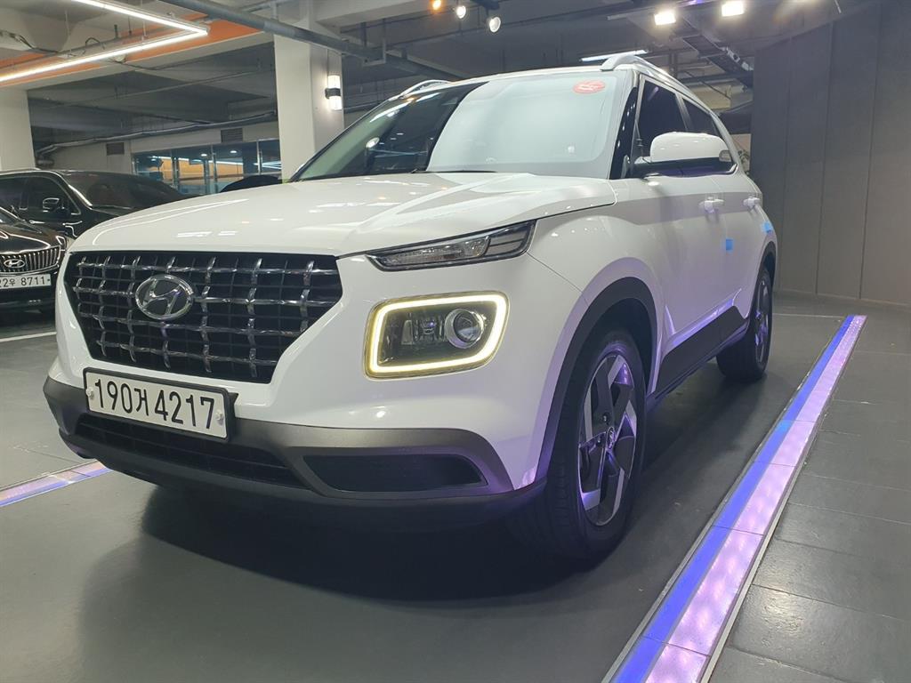 HYUNDAI Venue - Vista 3