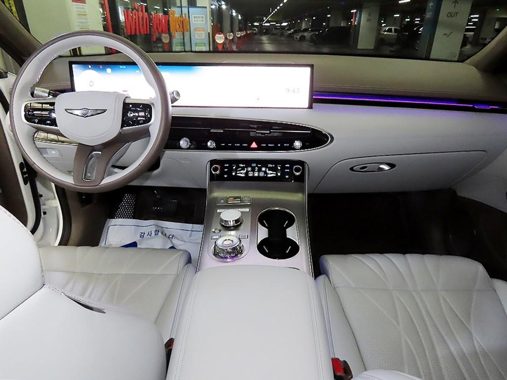 Genesis GV70 - Vista 10