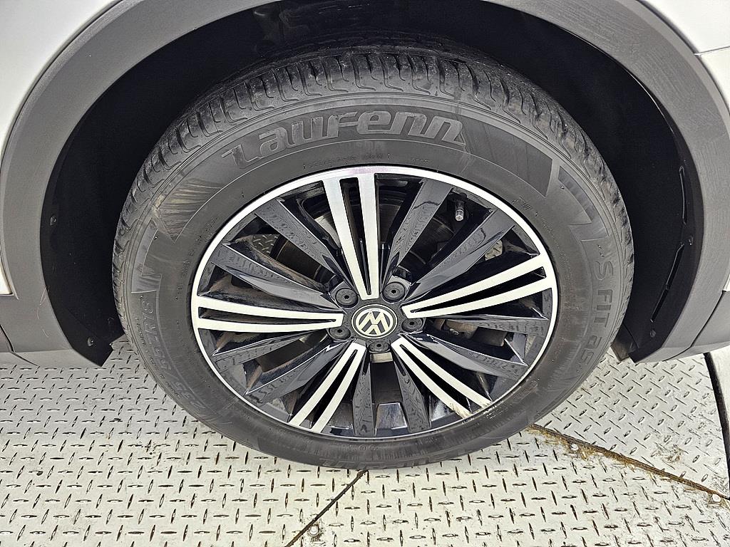 Volkswagen Tiguan 2018 Plateado - Importación desde Corea - HF Imports Iquique - Foto 20