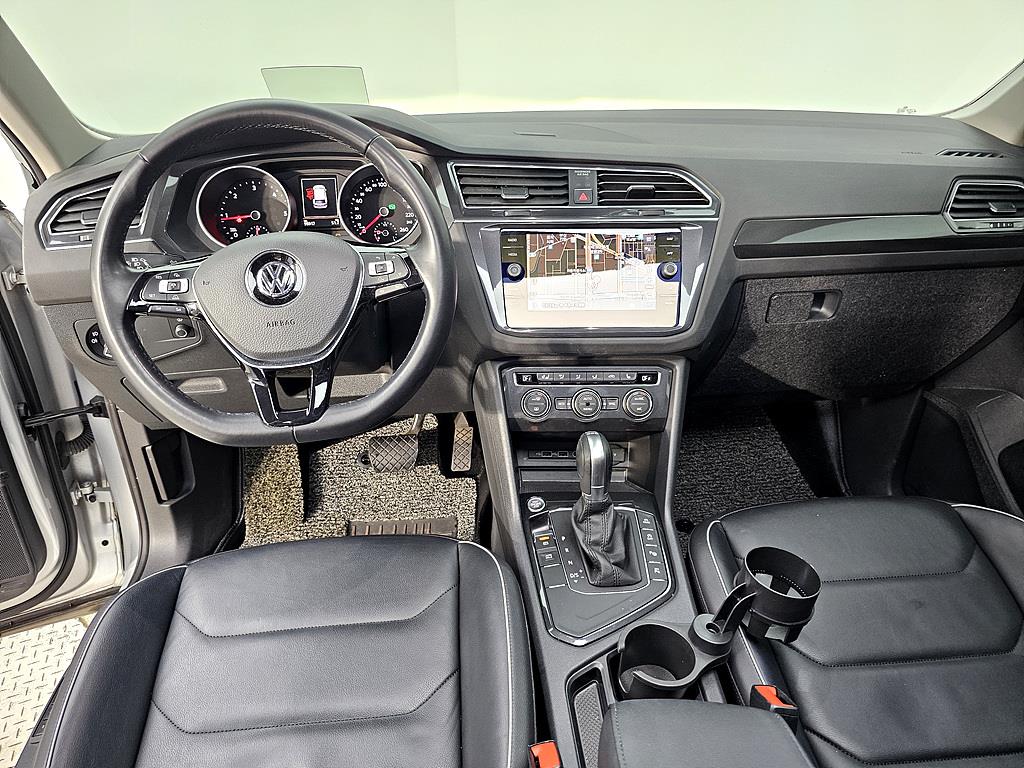 Volkswagen Tiguan - Vista 5