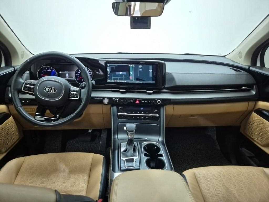 KIA Carnival - Vista 7
