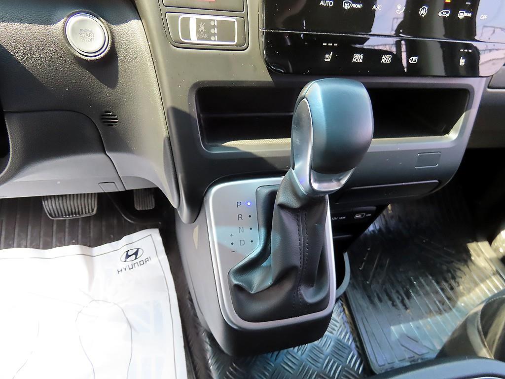 HYUNDAI Staria - Vista 10
