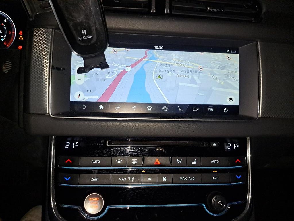 Jaguar XF - Vista 4