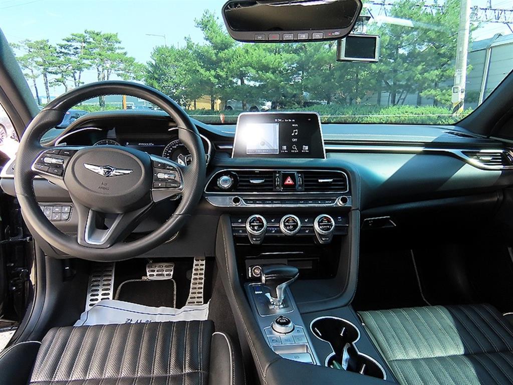Genesis G70 - Vista 7