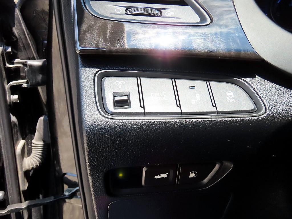HYUNDAI Grandeur - Vista 12