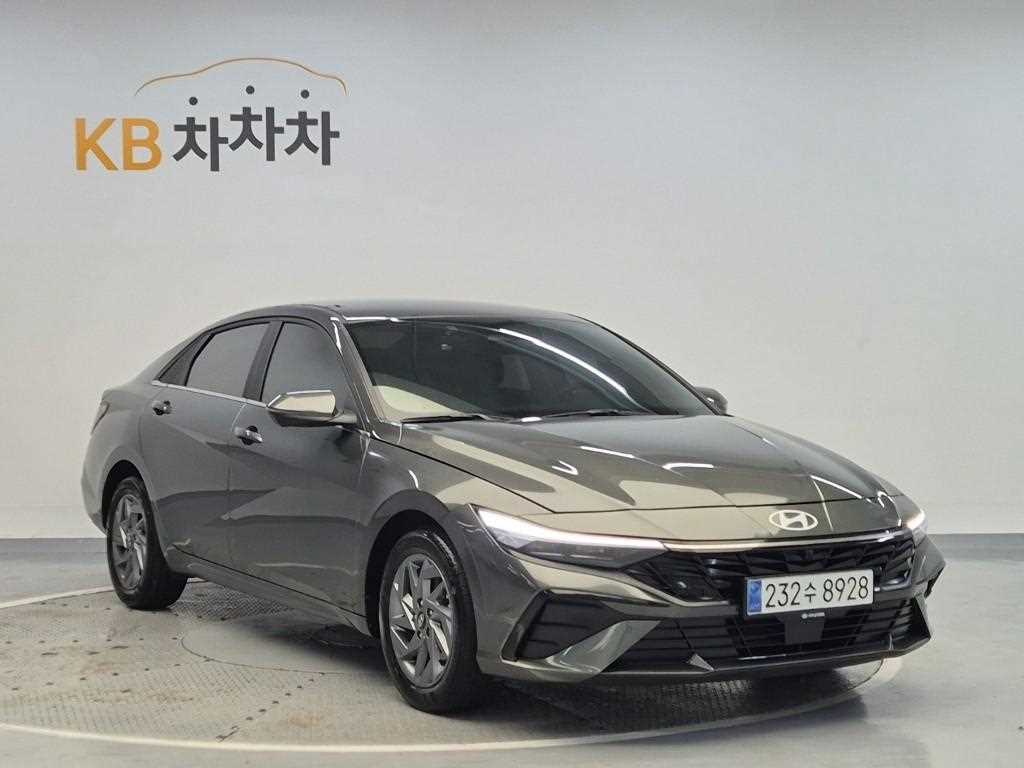 HYUNDAI Avante - Vista 4