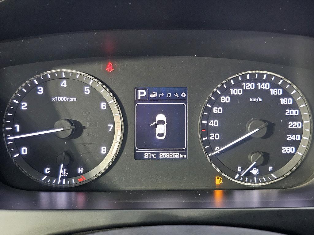 HYUNDAI Sonata - Vista 7