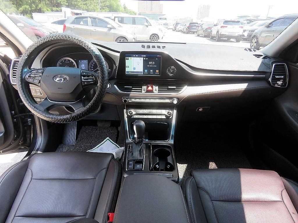 HYUNDAI Grandeur - Vista 8