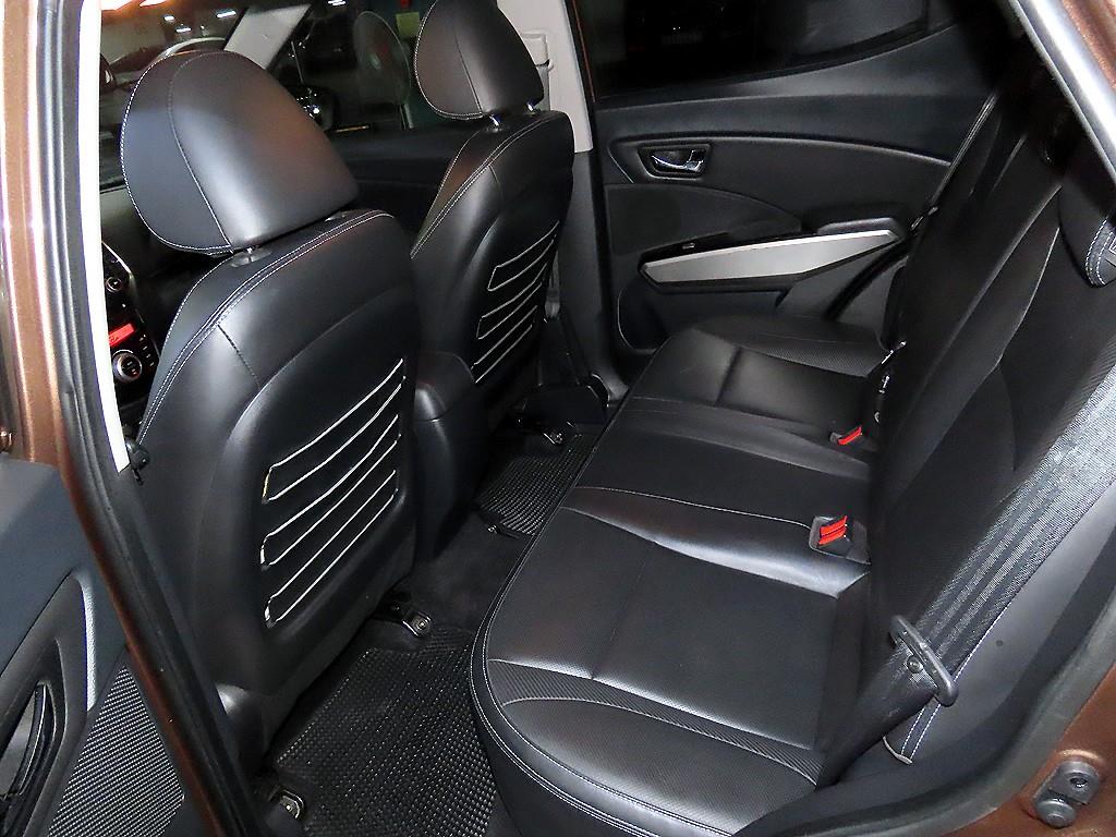 Ssangyong Tivoli - Vista 7