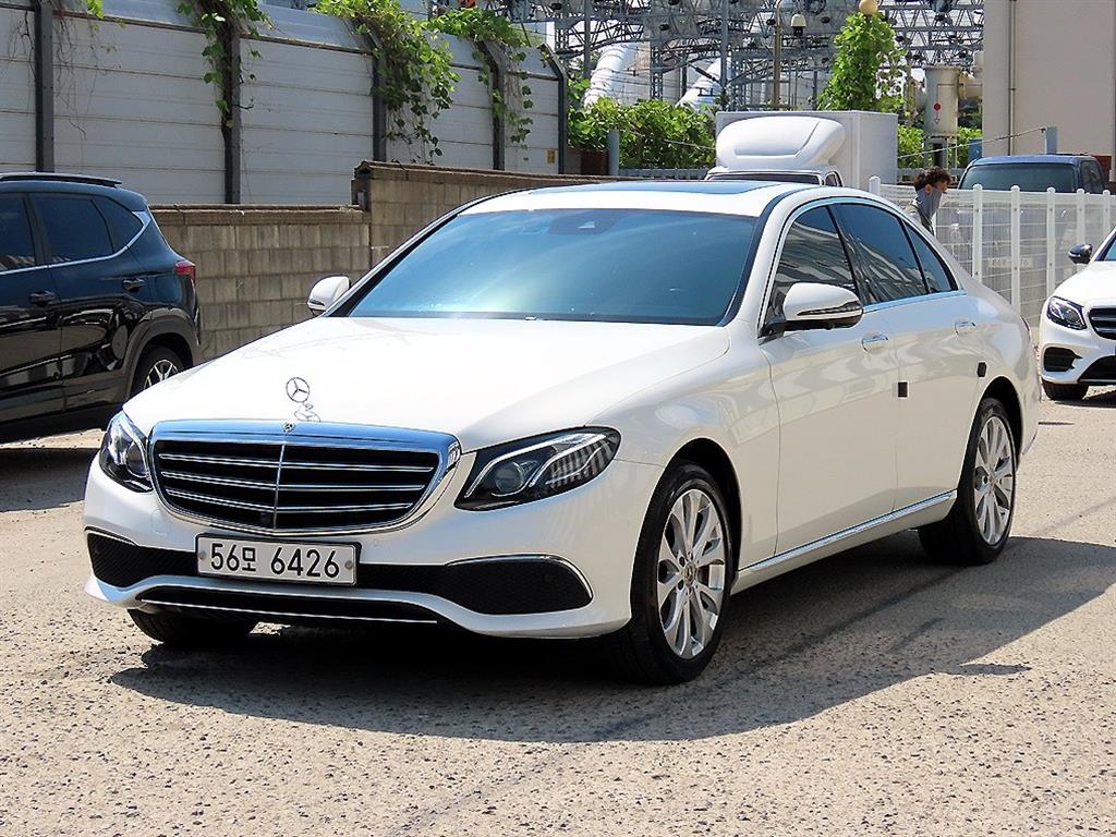 Mercedes Benz E class - Vista 2