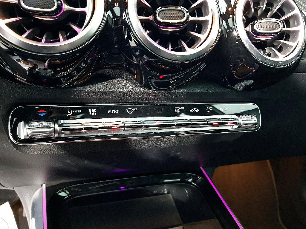Mercedes Benz GLB Class - Vista 11