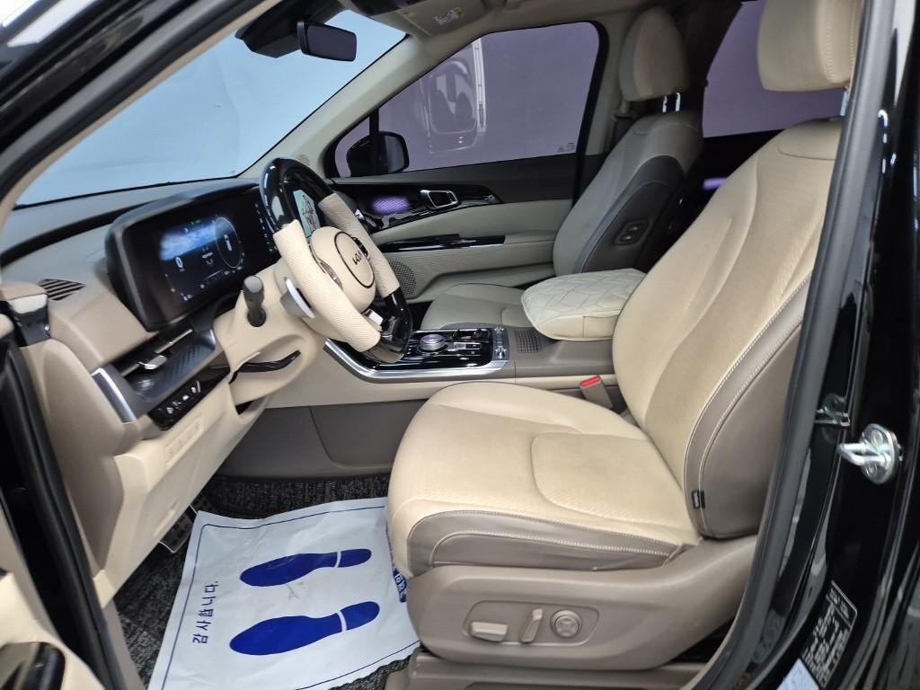 KIA Carnival - Vista 11