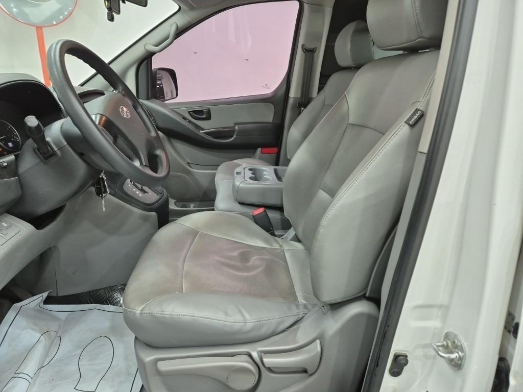 HYUNDAI Starex - Vista 11
