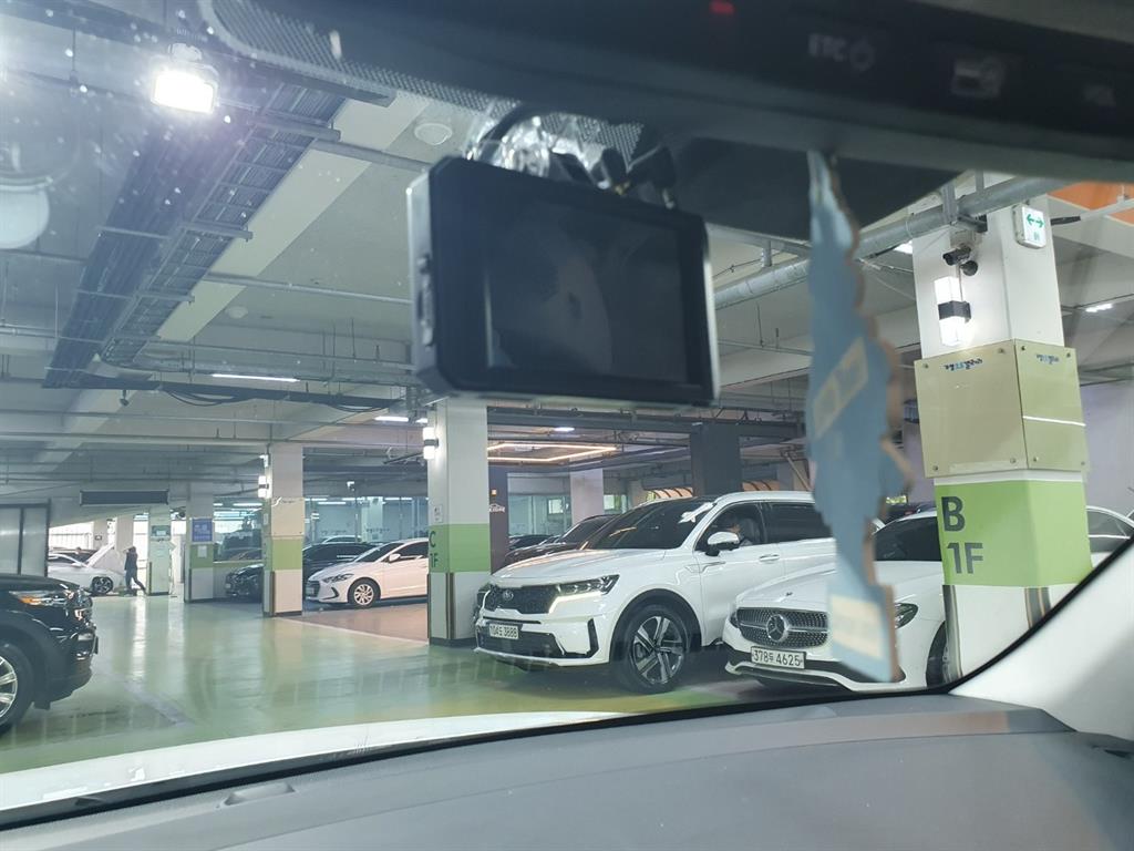 HYUNDAI Venue - Vista 10