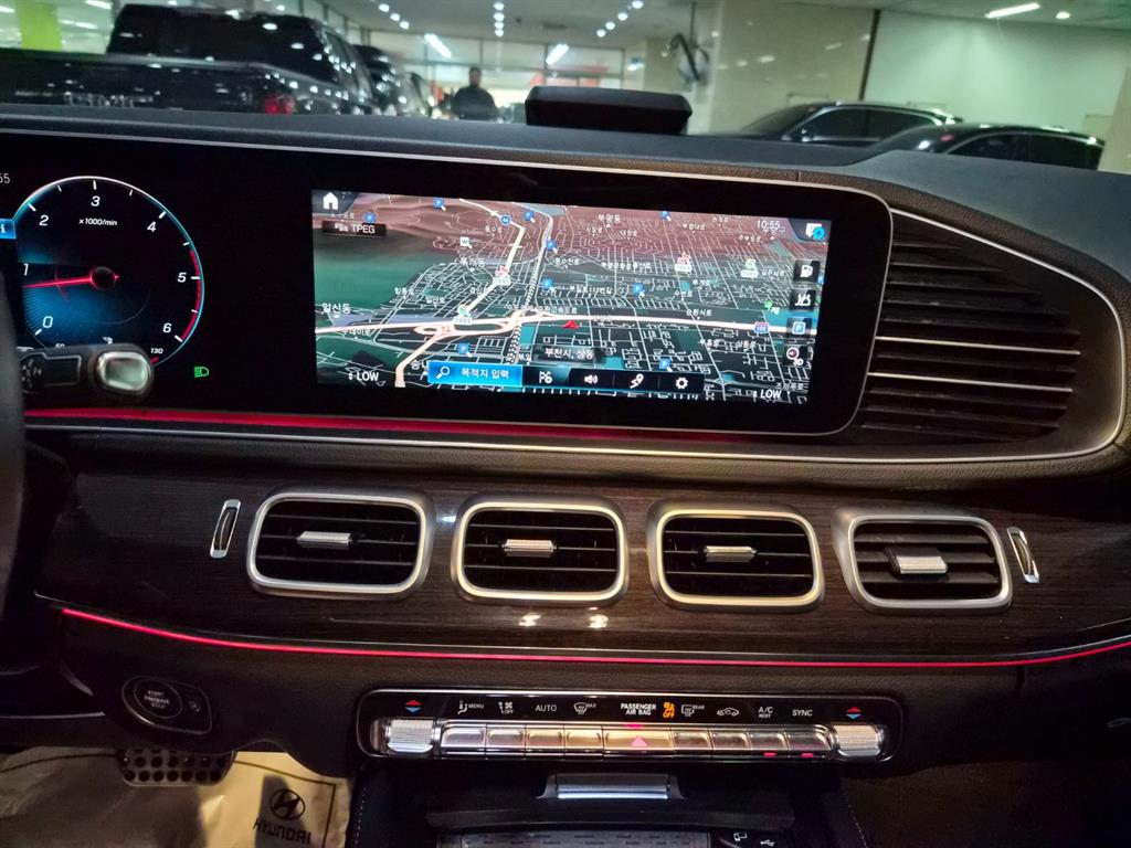 Mercedes Benz GLE Class - Vista 8