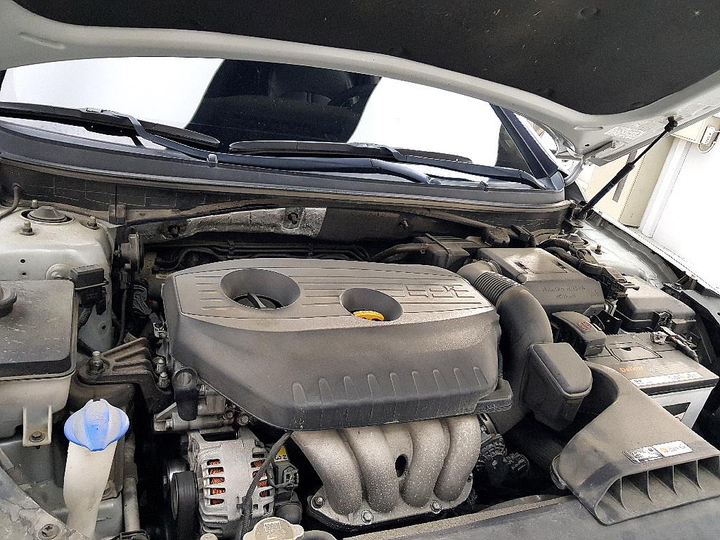 HYUNDAI Sonata - Vista 6