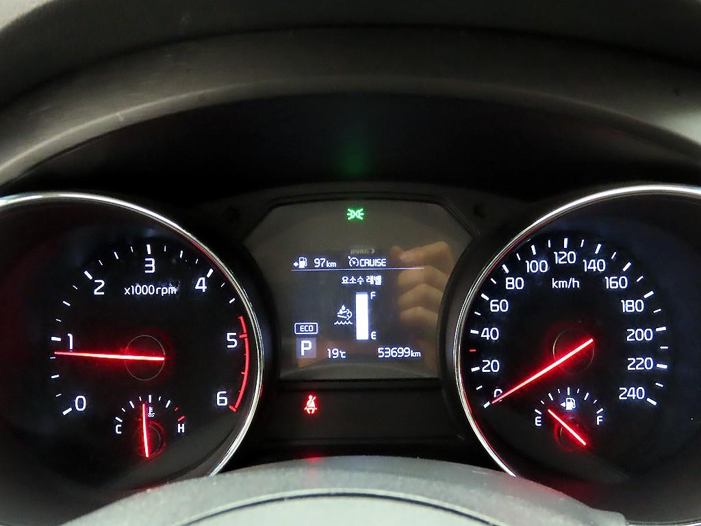KIA Carnival - Vista 6