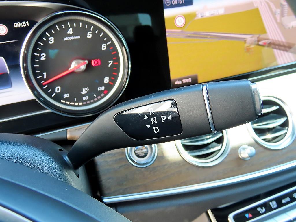 Mercedes Benz E class - Vista 10