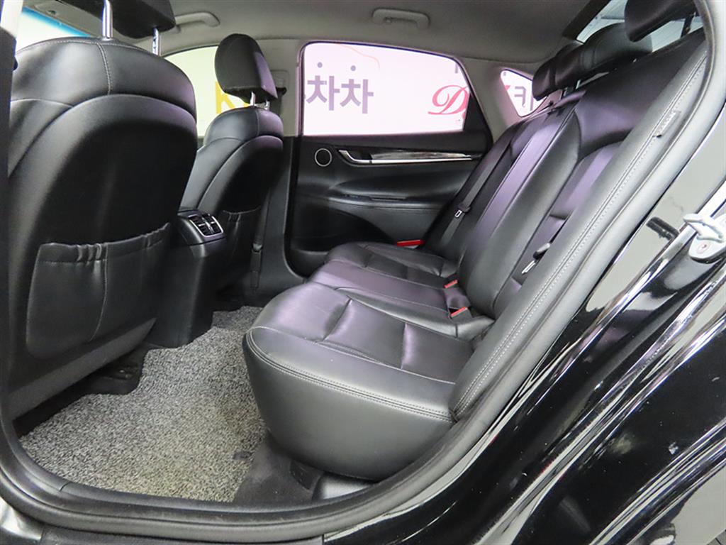 HYUNDAI Grandeur - Vista 6