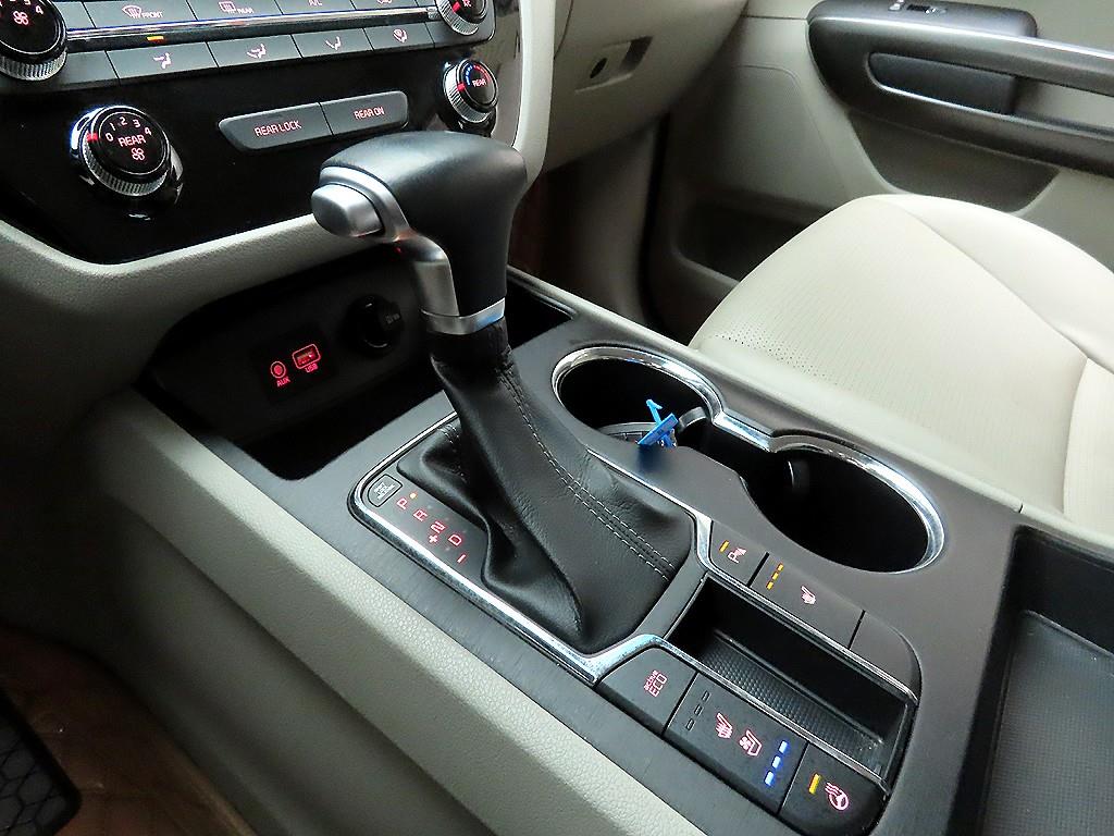 KIA Carnival - Vista 10
