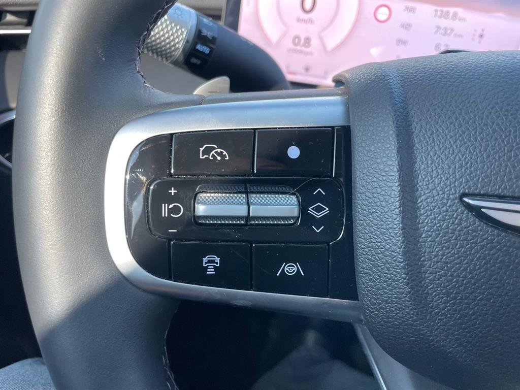 Genesis GV70 2025 Blanco - Importación desde Corea - HF Imports Iquique - Foto 13
