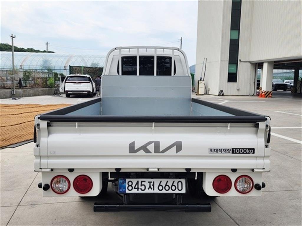 Small Truck Cargo (small) - Vista 4