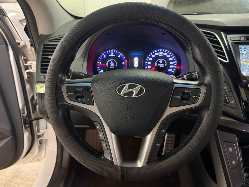 HYUNDAI i40 - Vista 9