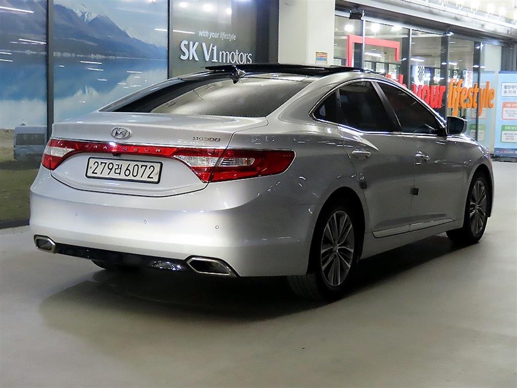 HYUNDAI Grandeur - Vista 4