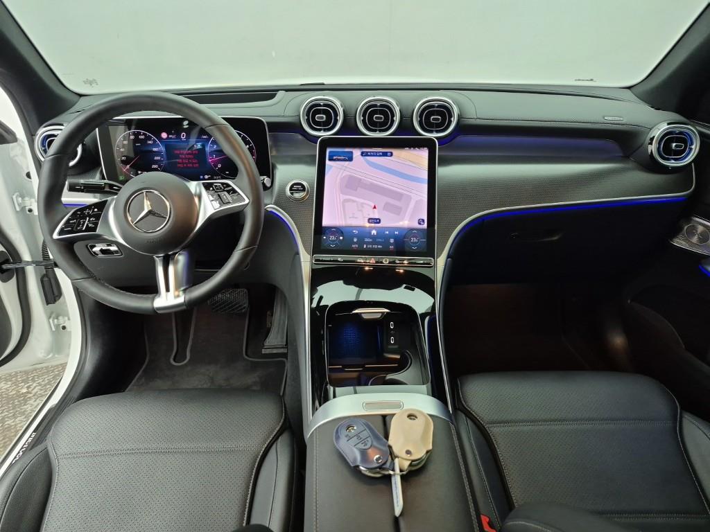Mercedes Benz GLC Class - Vista 5