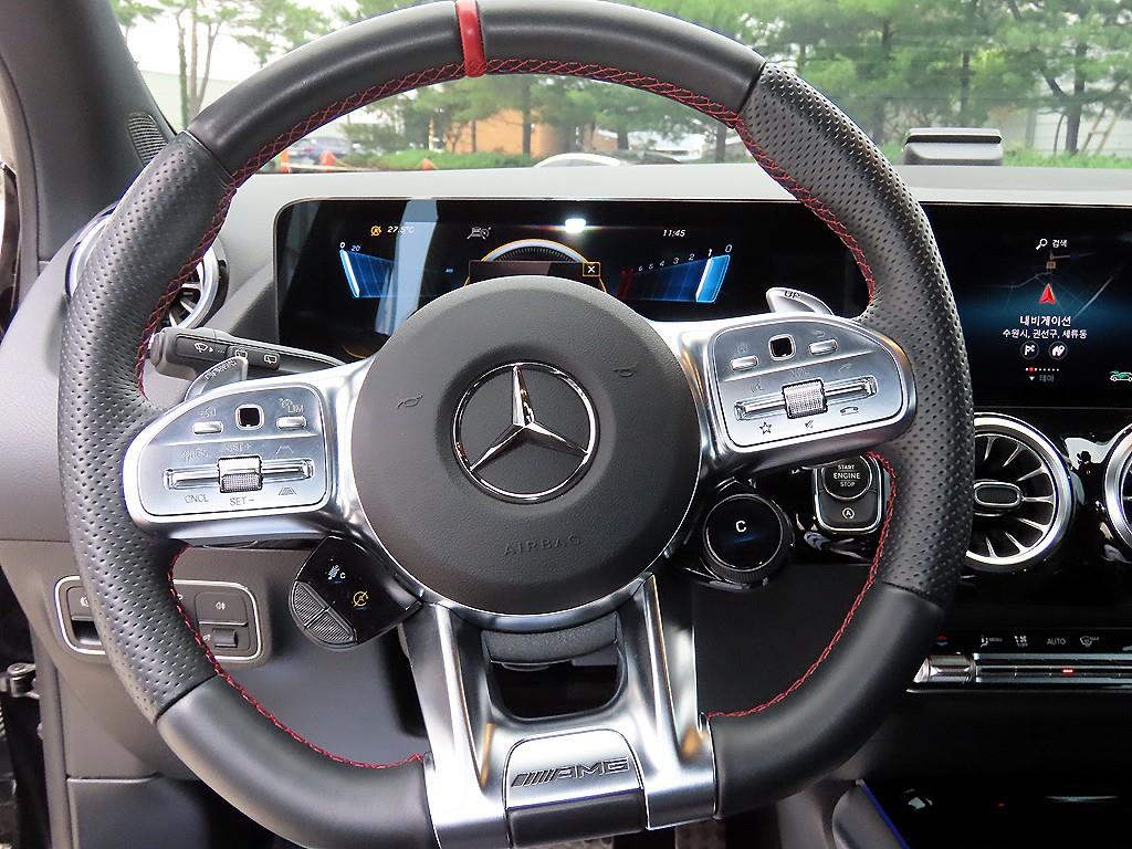 Mercedes Benz GLA Class - Vista 8