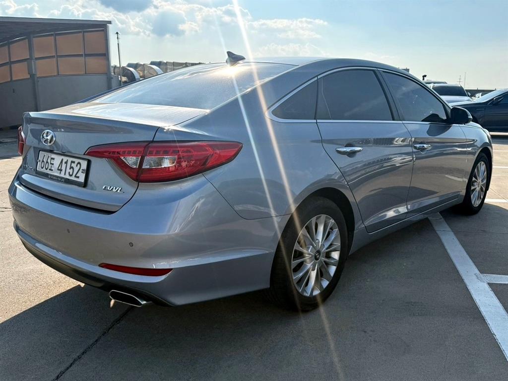 HYUNDAI Sonata - Vista 4