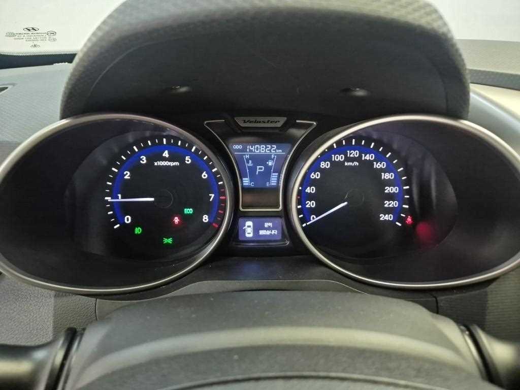 HYUNDAI Veloster - Vista 6