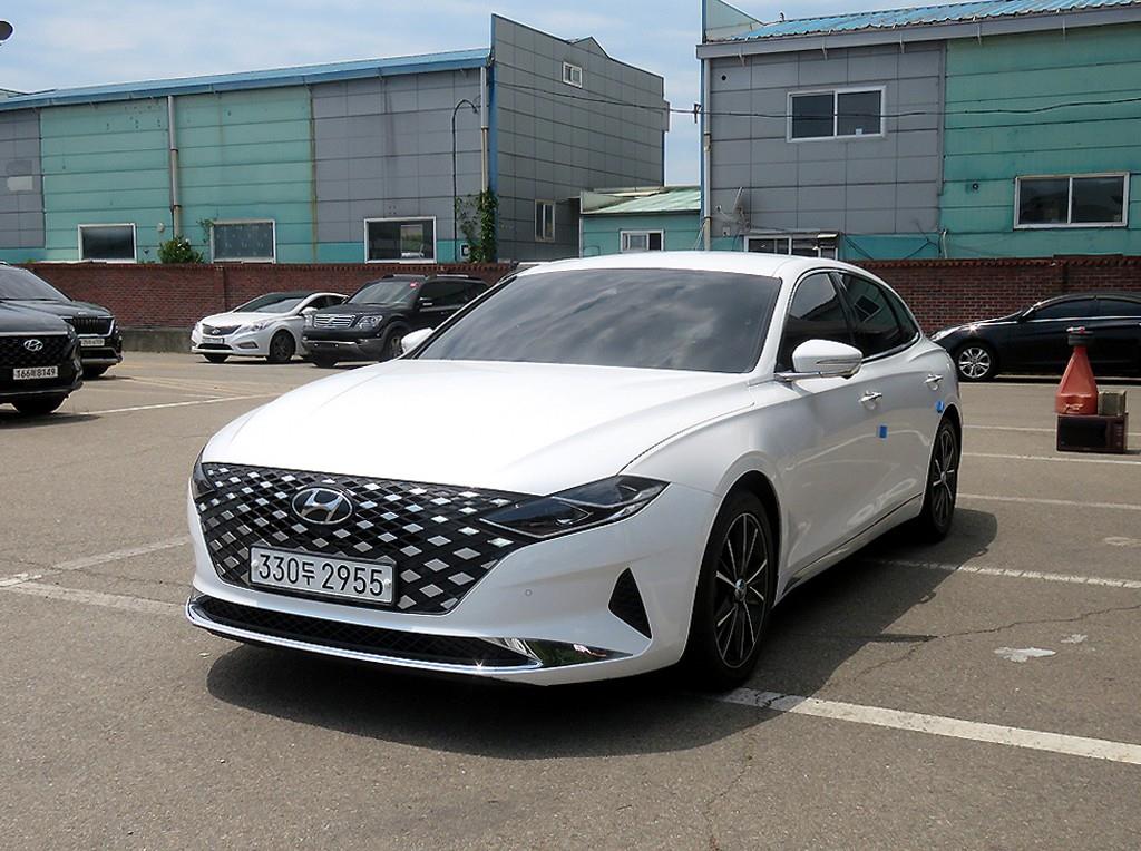 HYUNDAI Grandeur - Vista 2