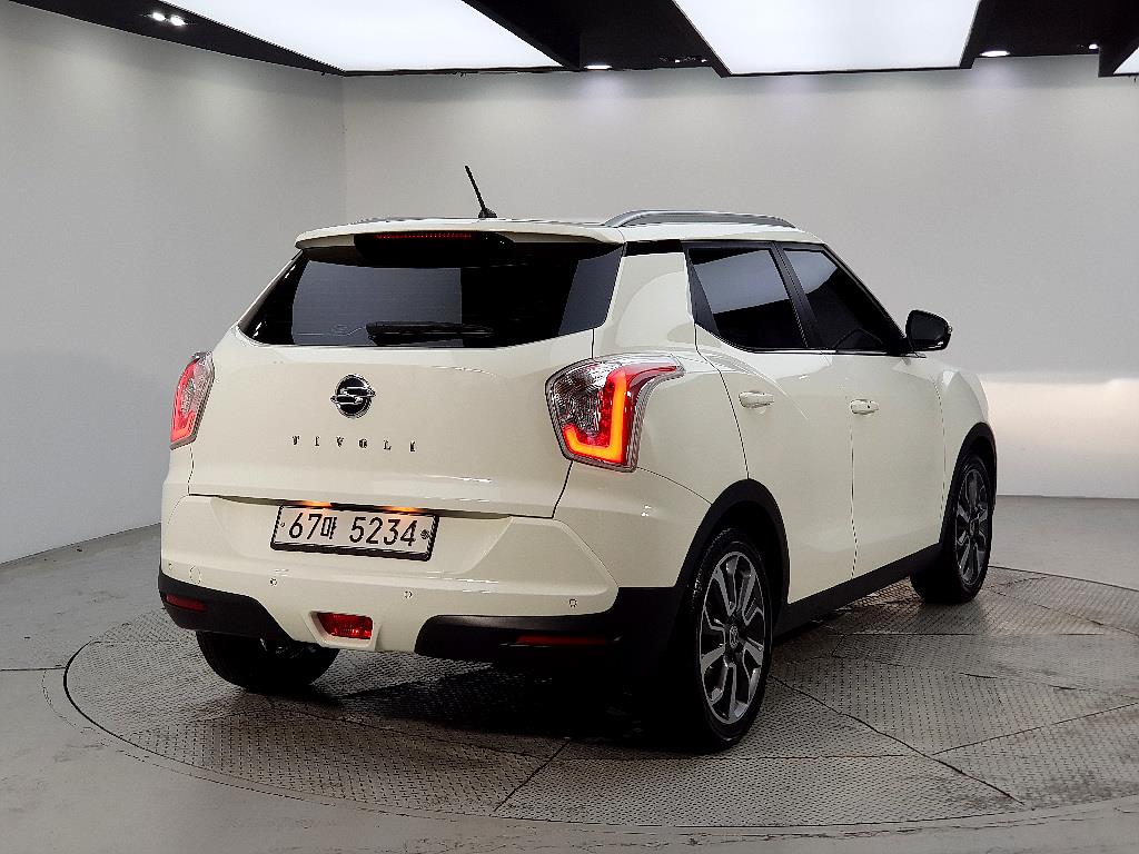 Ssangyong Tivoli - Vista 4