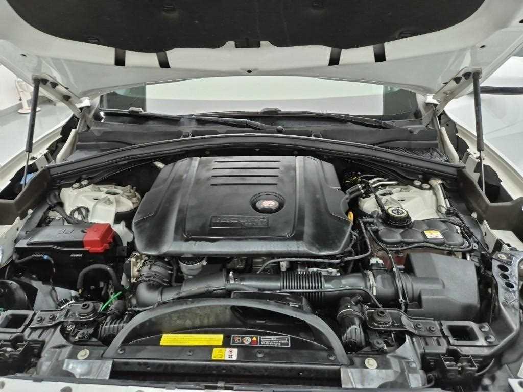 Jaguar F-PACE - Vista 5
