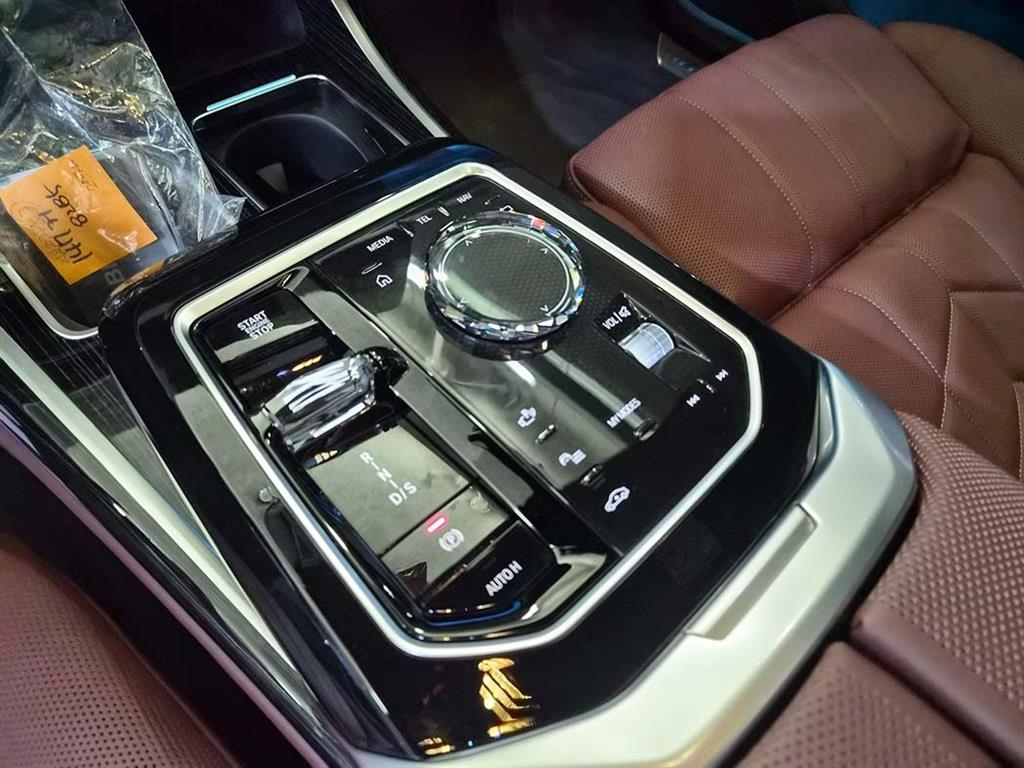 BMW 7 Series - Vista 11