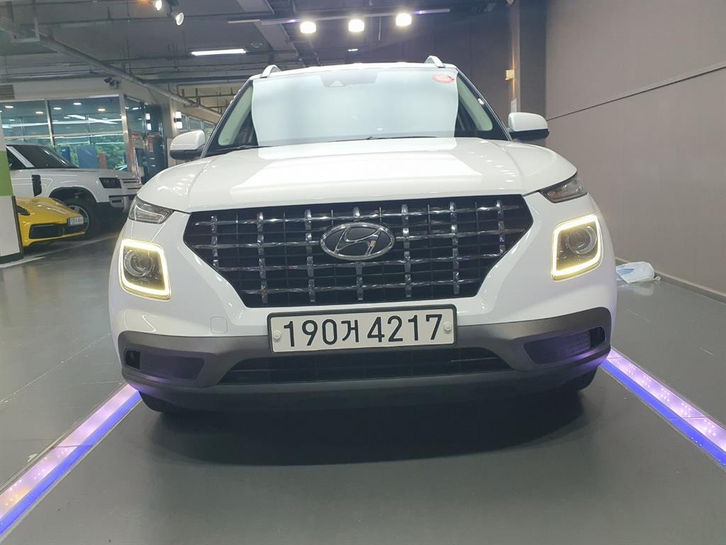 HYUNDAI Venue - Vista 2