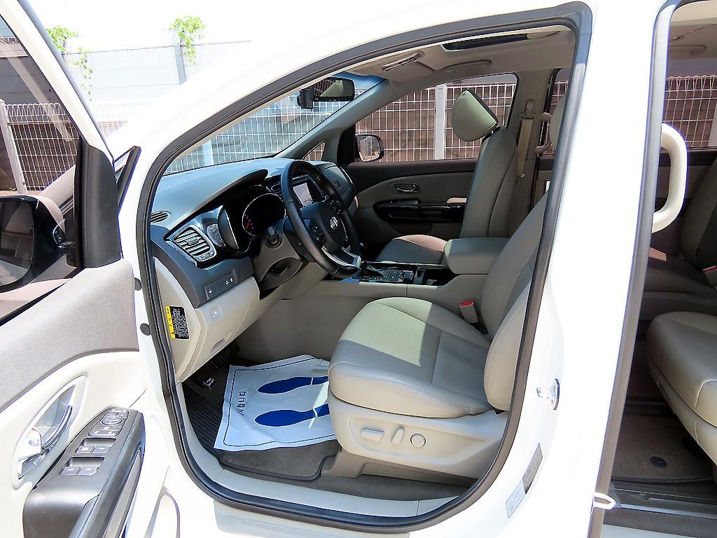 KIA Carnival - Vista 4