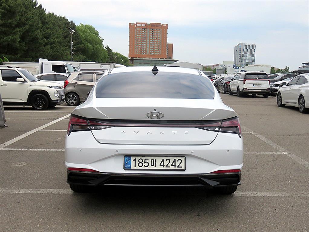 HYUNDAI Avante - Vista 3