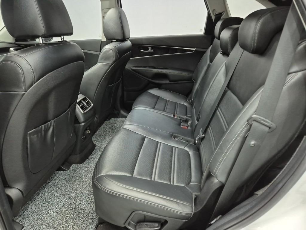 KIA Sorento - Vista 12