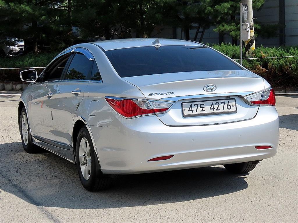 HYUNDAI Sonata - Vista 3