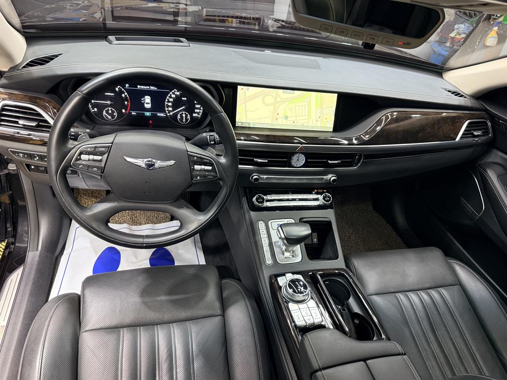 Genesis G90 - Vista 6