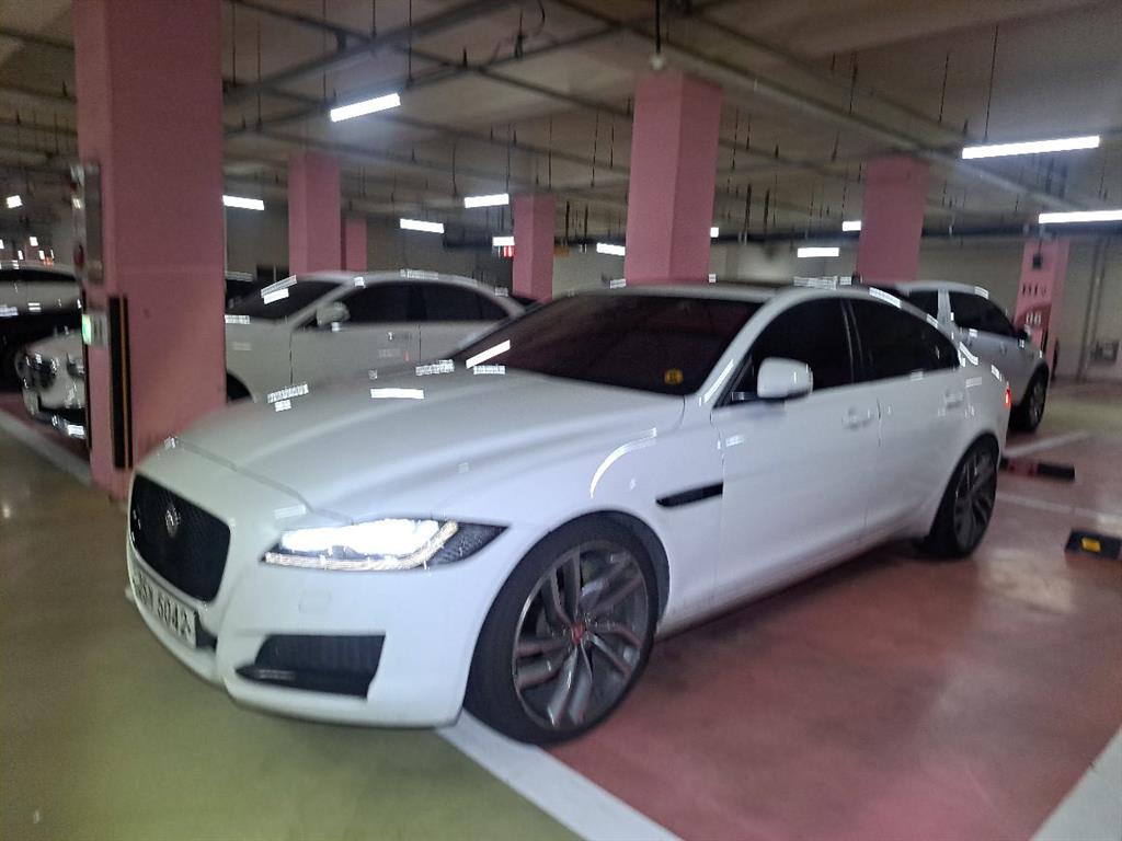 Jaguar XF - Vista 2