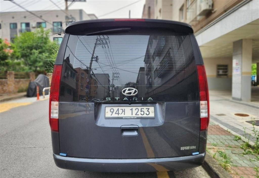 HYUNDAI Staria - Vista 2
