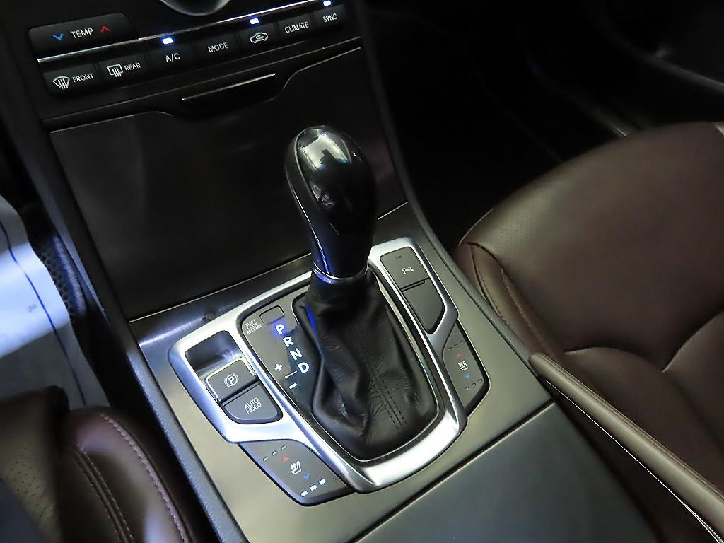 HYUNDAI Grandeur - Vista 12