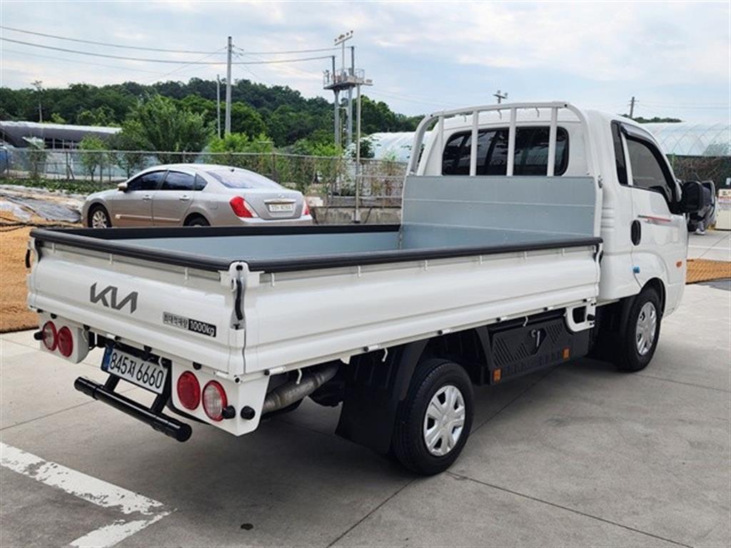 Small Truck Cargo (small) - Vista 2