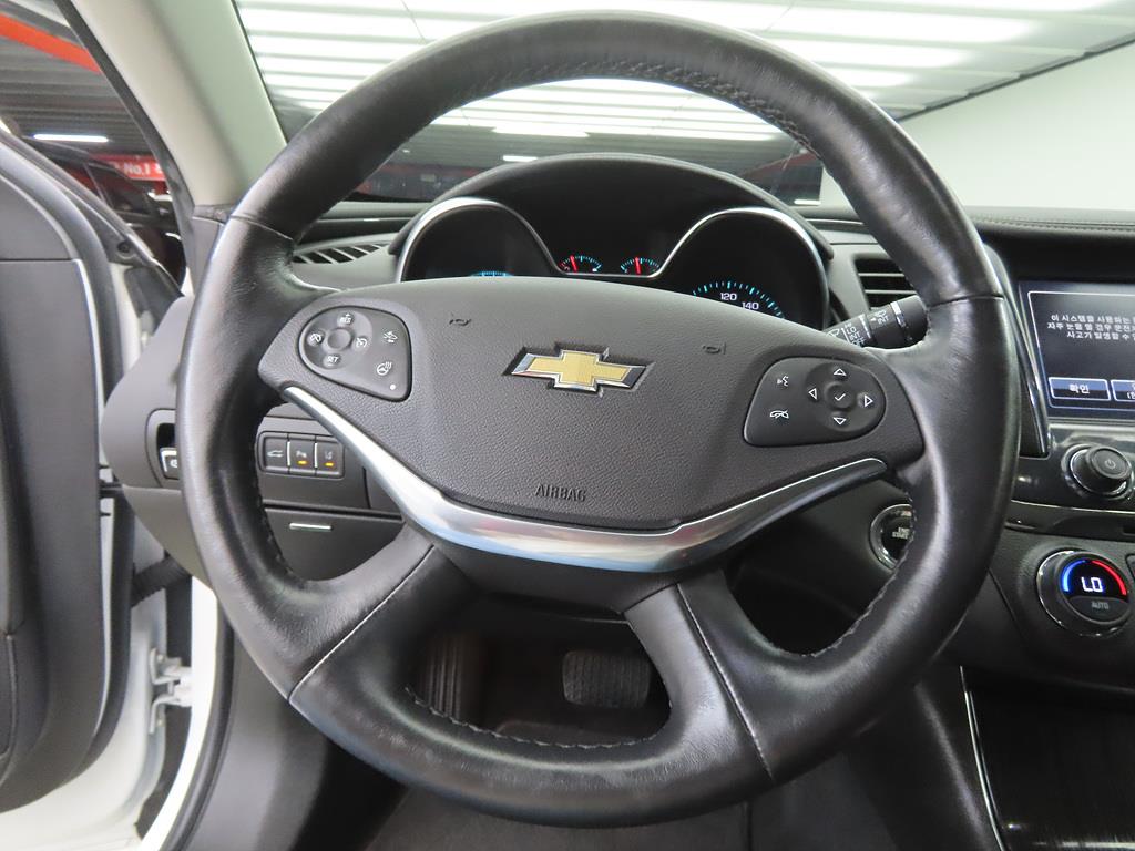 Chevrolet Impala - Vista 8