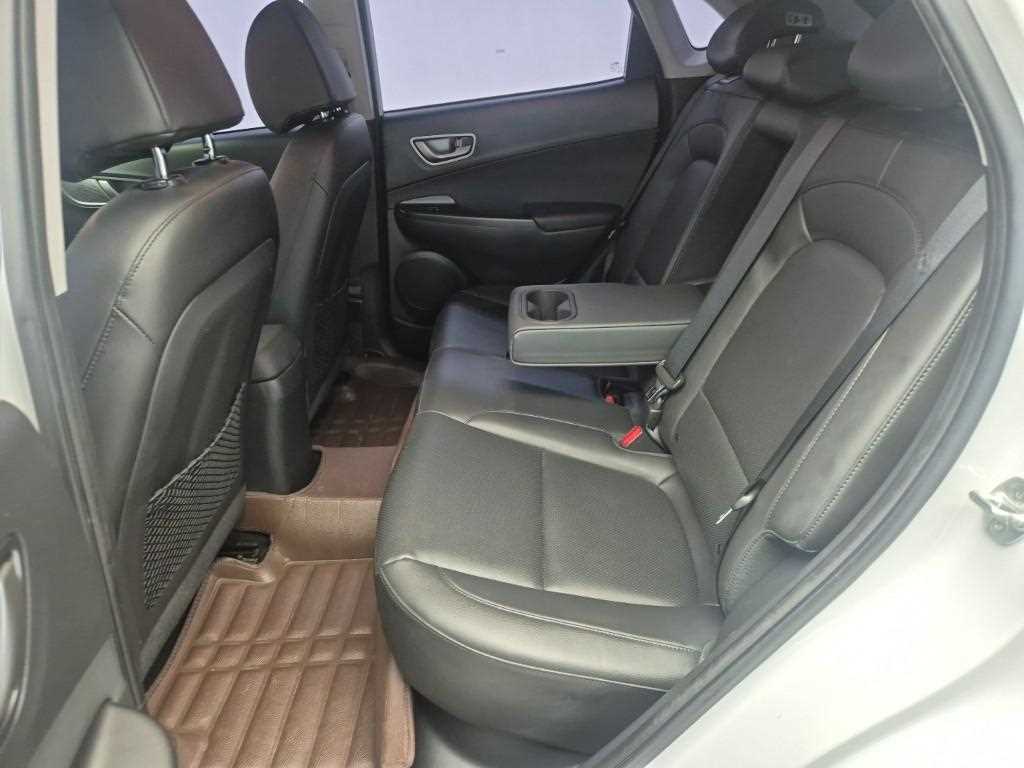 HYUNDAI Kona - Vista 12